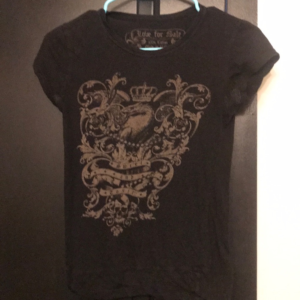 Black graphic tee